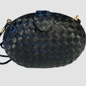 Whiting And Davis Vintage Clamshell Clutch Bag